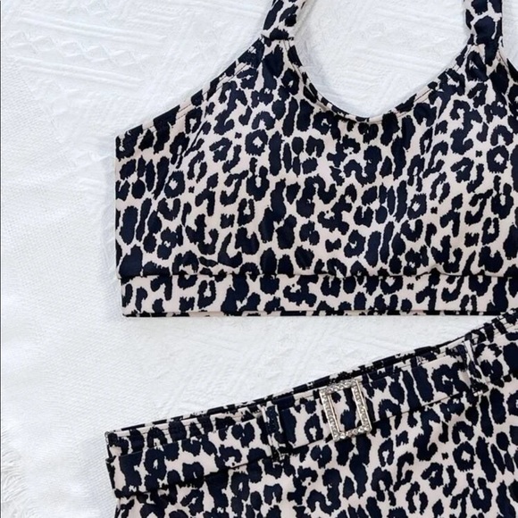 Leopard print halter bikini swimsuit - Picture 3 of 4